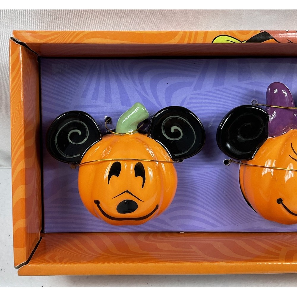 Disney Mickey Mouse And Minnie Mouse Halloween Pumpkin Salt & Pepper Shakers - Picture 3 of 4